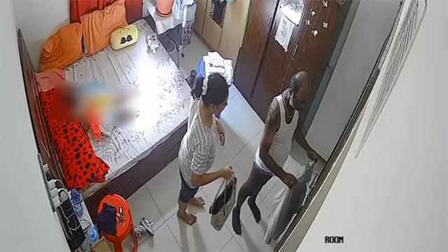 Randi Bhabhi Ko Apni hi ghar main chod diya